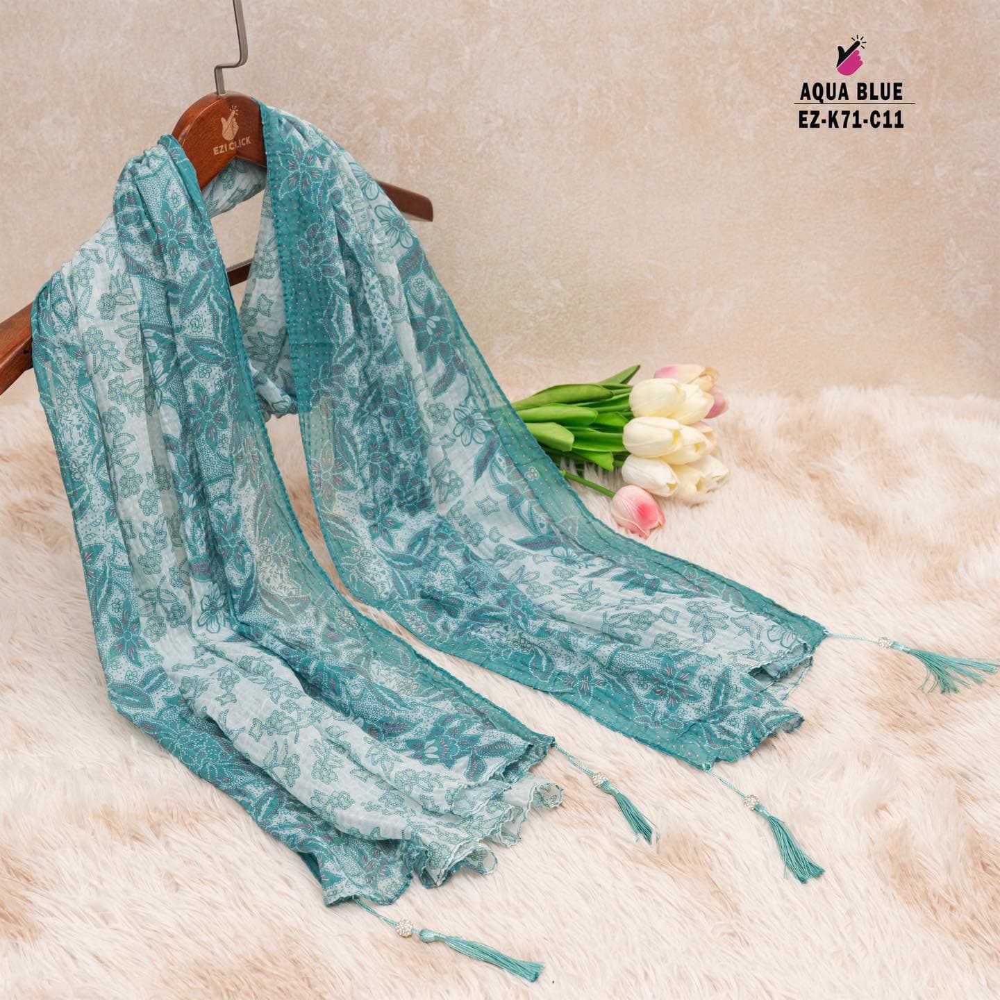 Vintage floral hijab